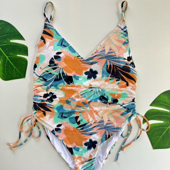 🔥ROXY Beach Classics One Piece 🔥 - Picture 1 of 4